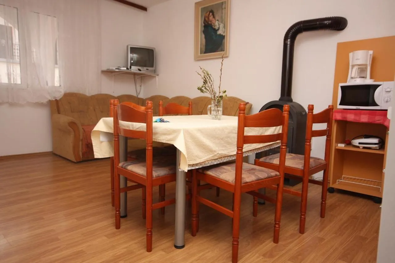 Apartment Nin 6149B